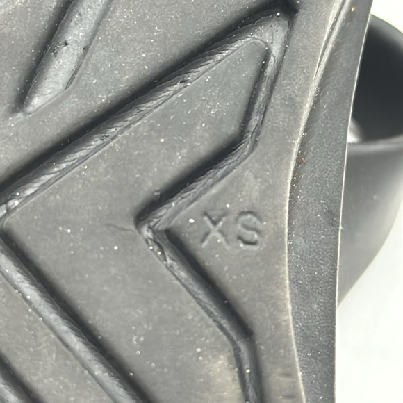 Telic Black Z Strap Sandals Size XS - Picture 7 of 7